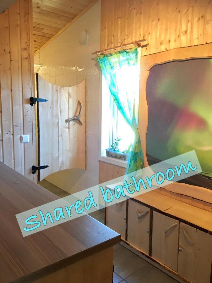 Wild Caribou'S Wildwood Cabin Lakselv Buitenkant foto