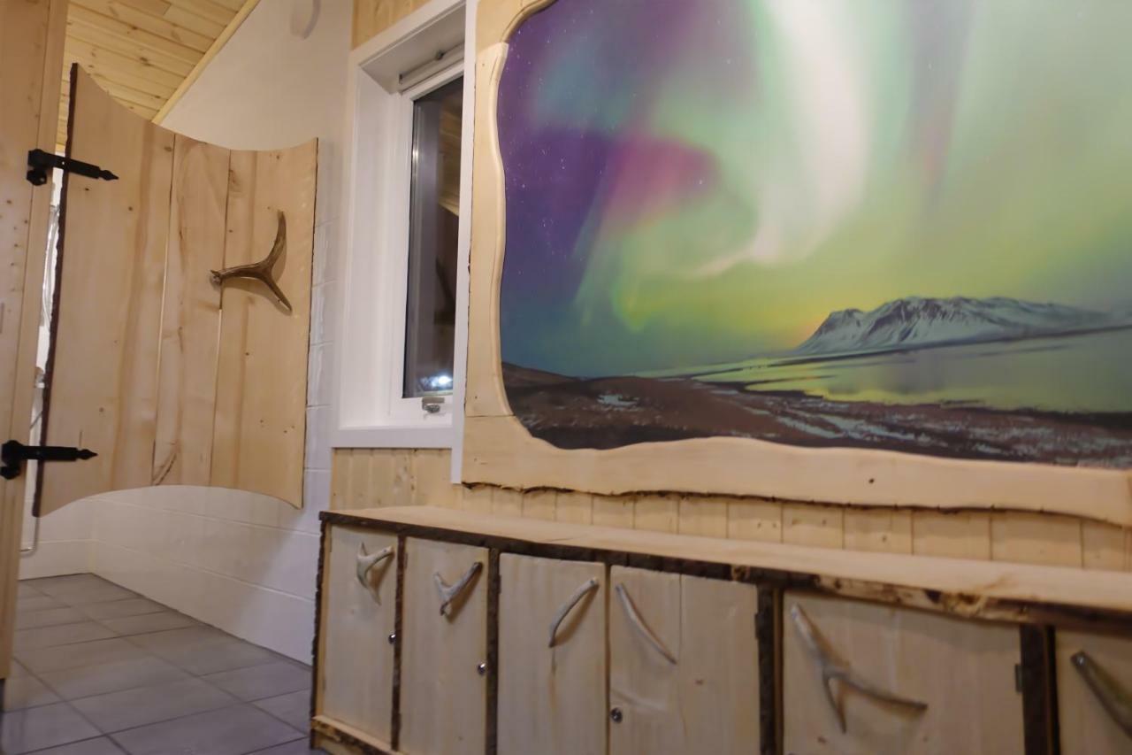 Wild Caribou'S Wildwood Cabin Lakselv Buitenkant foto