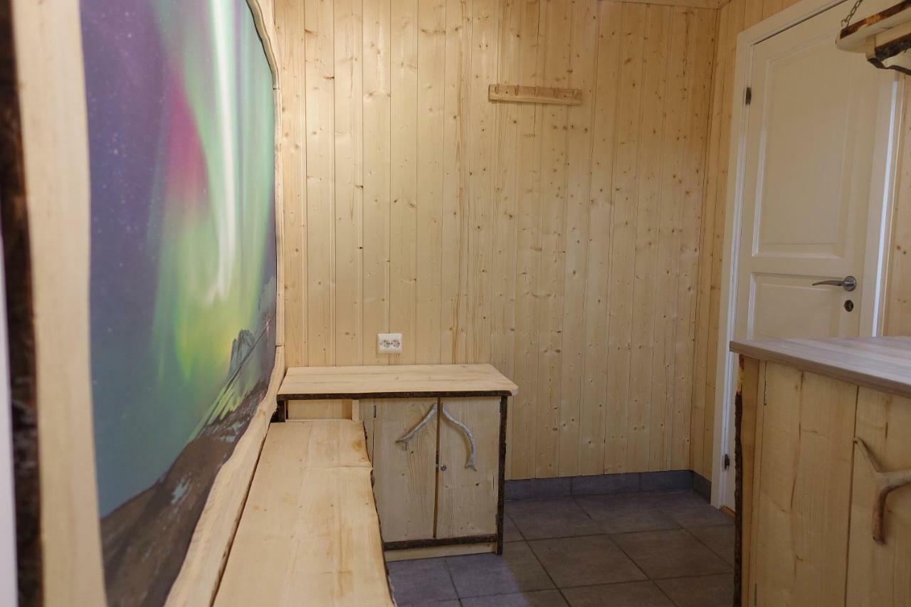 Wild Caribou'S Wildwood Cabin Lakselv Buitenkant foto